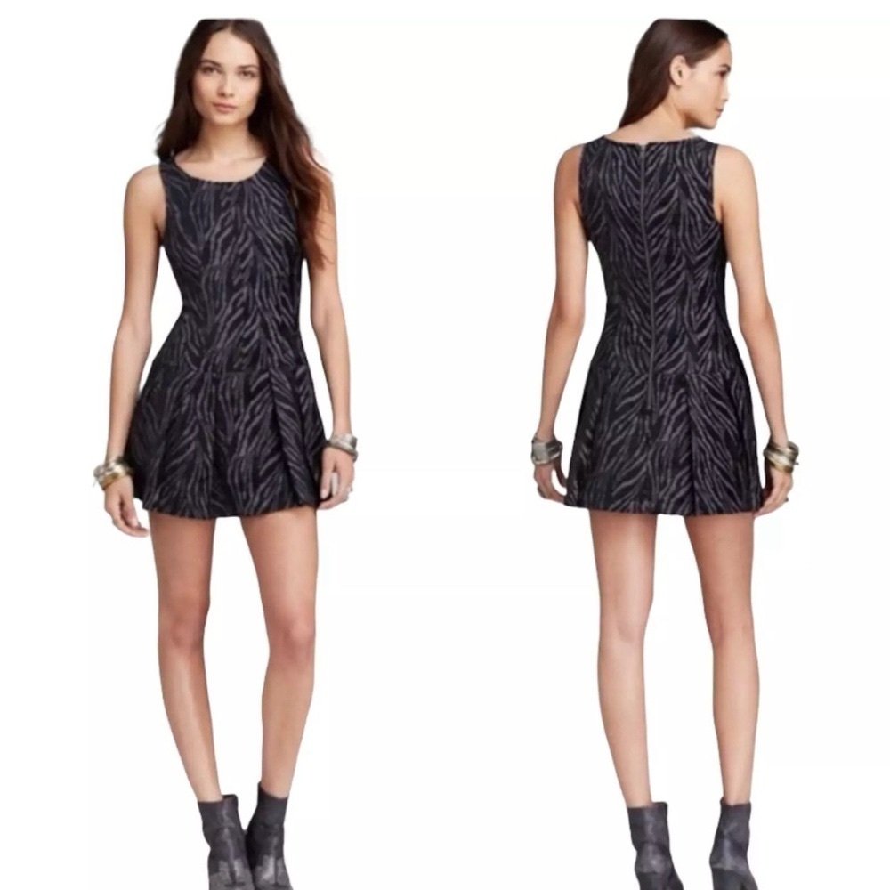 Free People Black Chenille Textured Zebra Print
Drop Waist Mini Dress Size 2